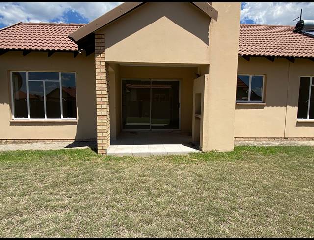 3 BEDROOM HOUSE FOR SALE IN WATERKLOOF EAST